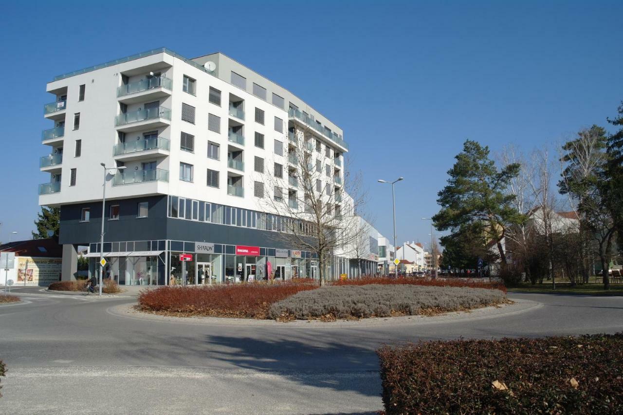 Apartman Centroom Piest'any Exteriér fotografie